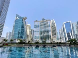Stylish 1-Bedroom Apartment with Stunning Canal Views at Business Bay Apartment in Dubai
