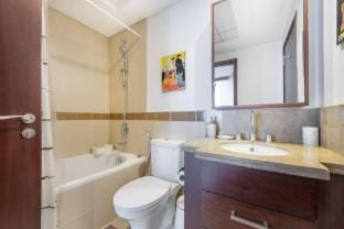 Upscale 2BR with Breathtaking Burj Views Apartment in Dubai