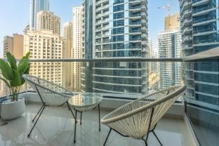 Bedroom that Sleeps 4 with Great City Views Apartment in Dubai