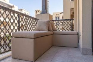 Luxury Living in the Heart of Dubai - Next to Dubai Mall and Fountains -  Stunning Full Burj Khalifa Apartment in Dubai