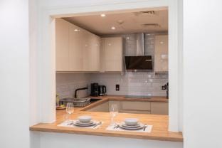 Luxury Living in the Heart of Dubai - Next to Dubai Mall and Fountains -  Stunning Full Burj Khalifa Apartment in Dubai