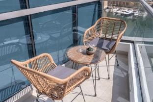Chic Marina-View Studio in Bay Central  Marina Apartment in Dubai