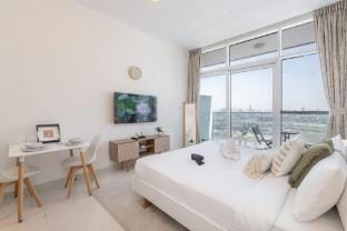 Majestic Studio in Damac Carson C Apartment in Dubai