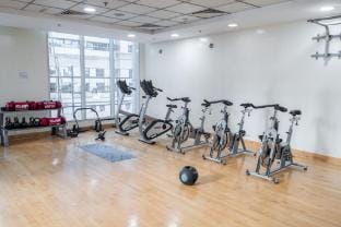 Dubai Marina Apartment Sleeps 4 with Balcony Apartment in Dubai