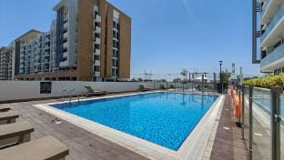 Stylish Studio Retreat in Riviera 33 Near Downtown Apartment in Dubai