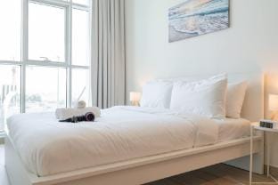 Sleek 1 Bedroom in Studio One with Great Amenities Apartment in Dubai