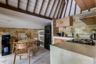 NyamanV1-Lush,Private,Serene–A Villa forRelaxation Villa in Sukawati