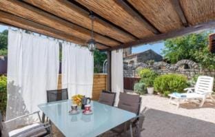 Villa Casa Dvi Mandule by Villas Guide Villa in Istria County