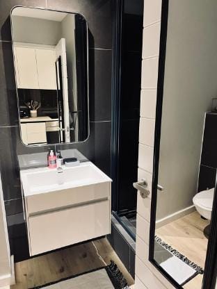 Modern apartment in good area ! Vacation rental in Cape Town