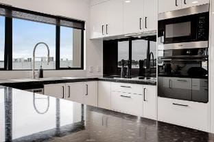 Stylish Spacious 3BR 2BA Garage & Carpark Vacation rental in Auckland