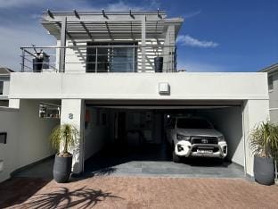Sunset Links Golf Estate home, walk to beach Vacation rental in Cape Town