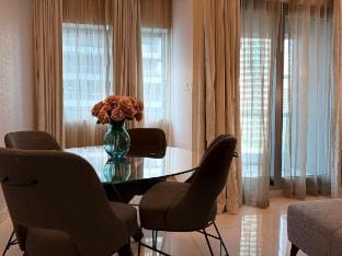 ASHRI Luxury apt |Steps to Dubai Mall|Burj Khalifa Vacation rental in Dubai