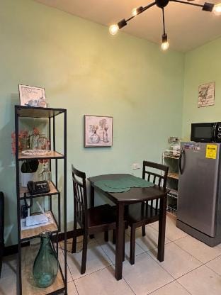 Stellar Place 1-br unit at Visayas Ave! Apartment in Quezon City