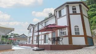 Gyeongju Dasibom Pension Bed and Breakfast in South Korea