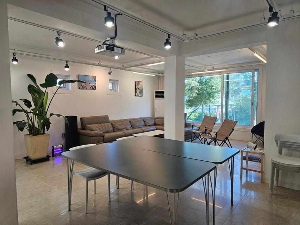 Yeongjongdo AThing Pension Bed and Breakfast in Gyeonggi-do