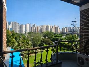 Yeongjongdo AThing Pension Bed and Breakfast in Gyeonggi-do