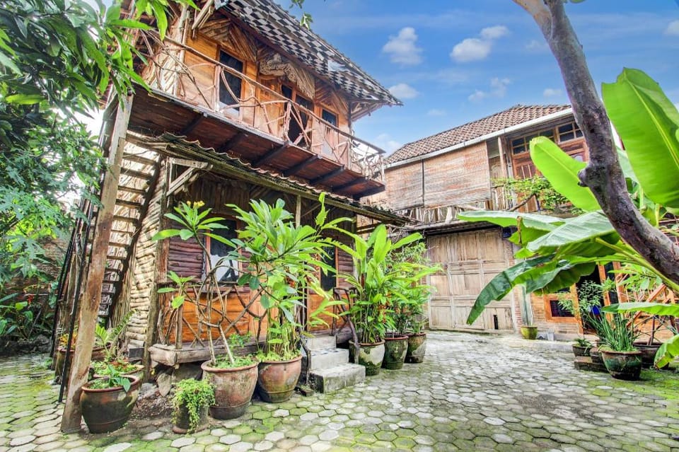 Check My Guest Chez Laelik Guesthouse Hotel in Yogyakarta