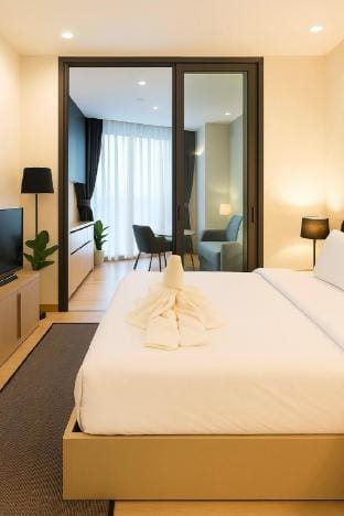 Edge Pattaya | High-Floor Sea-View Unit by Smiley Vacation rental in Pattaya City