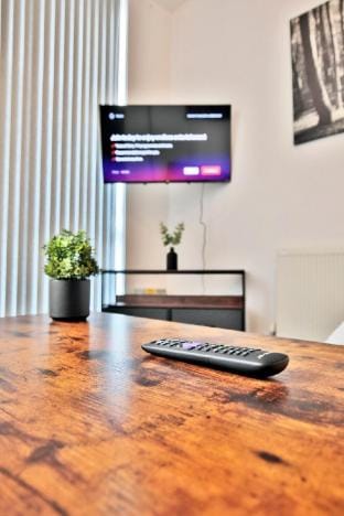 Freckleton House, Town Centre, Near Blackpool, Free Parking, by NMB Property Vacation rental in Borough of Fylde