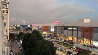 ValueRoomz Aeon Tebrau City IKEA KTV Movies FUN Apartment in Johor Bahru