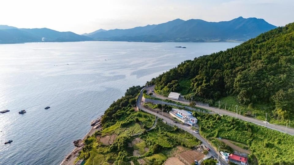 Pool Villa Beauty Namhae Bed and Breakfast in South Korea