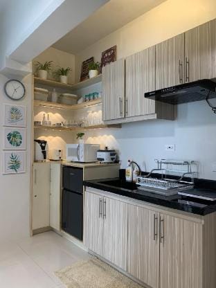 Modern Condo, Sea View, Fast Wifi, Cafe, Panglao Vacation rental in Tagbilaran City