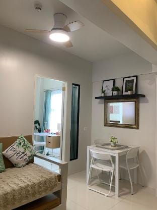Modern Condo, Sea View, Fast Wifi, Cafe, Panglao Vacation rental in Tagbilaran City