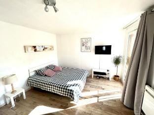New fully-equipped studio near Parc des Expo Apartment in Île-de-France