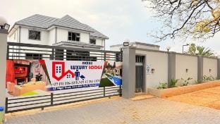 Nexus Luxury Lodge G(Netflix,Free Wifi,Dstv) Vacation rental in Gauteng