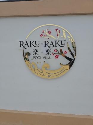 Raku-Raku Pool Villa Bangsaen Villa in Chon Buri Changwat