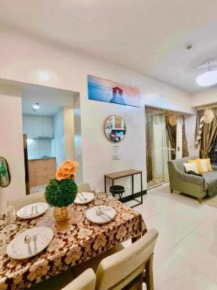 One Pacific Mactan | Beach & Pool Access| Bathtub Vacation rental in Lapu-Lapu City