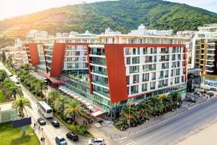 Condo Studio Plaza Apartment in Budva