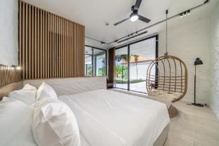 LegKo- Bold, Bright& Brand New –Uluwatu 4BR Villa Villa in Bali