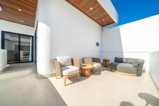CassandraV4-3BRBeach Bliss–Pool,Sun&Style in Sanur Villa in Denpasar