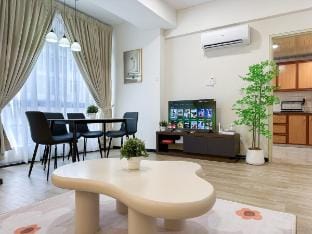 Fahrenheit88 | Muji Spacious & Newly Renovated 2BR Vacation rental in Federal Territory of Kuala Lumpur