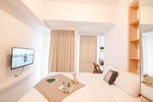 Basic Look Studio Tokyo Riverside PIK By Travelio Apartment in Indonesia