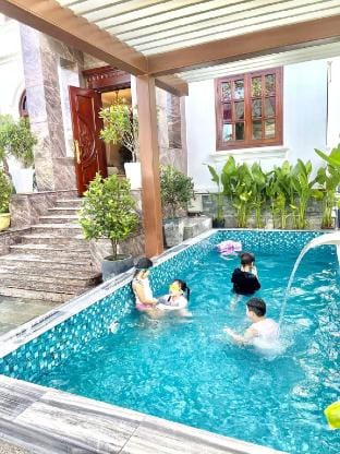 DELUXE VILLA III  5 phòng ngủ 6 giường lớn Vacation rental in Laos
