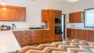 Sundrenched Oasis 7bed pool villa heart of Phuket Vacation rental in Kathu