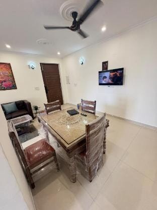 Luxury Room with Majestic Sunset & Kasauli View Vacation rental in Punjab, India