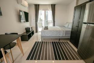 Mantra Beach Condominium Studio - M243 Apartment in Chon Buri Changwat