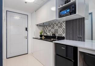 Layla by J&J | Back of SM Jmall Vacation rental in Lapu-Lapu City
