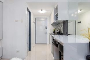 Layla by J&J | Back of SM Jmall Vacation rental in Lapu-Lapu City