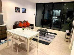 Modern Condo at One City USJ 25 Vacation rental in Subang Jaya