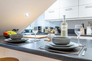 Modern 2BR Flat in Pontcanna Free Parking Vacation rental in Cardiff
