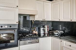 Luxury Seaside Flat w/ Bosphorus View in Sarıyer Vacation rental in Istanbul
