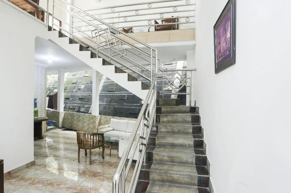 Check My Guest Villa Ruko Hotel in Cisarua