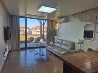 Aewol sunset  good. Ocean view in all rooms. Vacation rental in South Korea