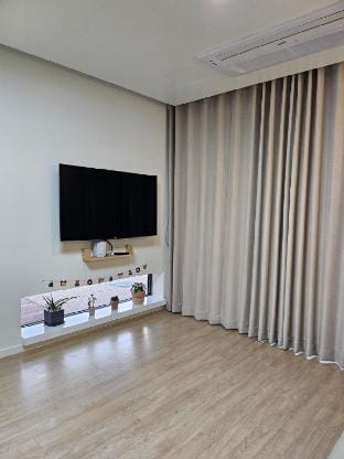 Aewol sunset  good. Ocean view in all rooms. Vacation rental in South Korea