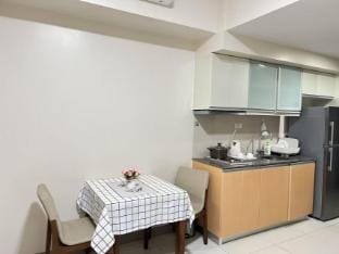 Easyworld @ One Uptown Residence B Apartment in Manila City