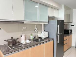 Easyworld @ One Uptown Residence B Apartment in Manila City